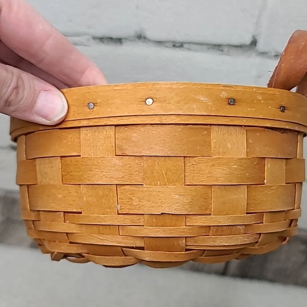 Longaberger Handmade Vintage '99 Classic Button Basket 15407 with Liner & Insert